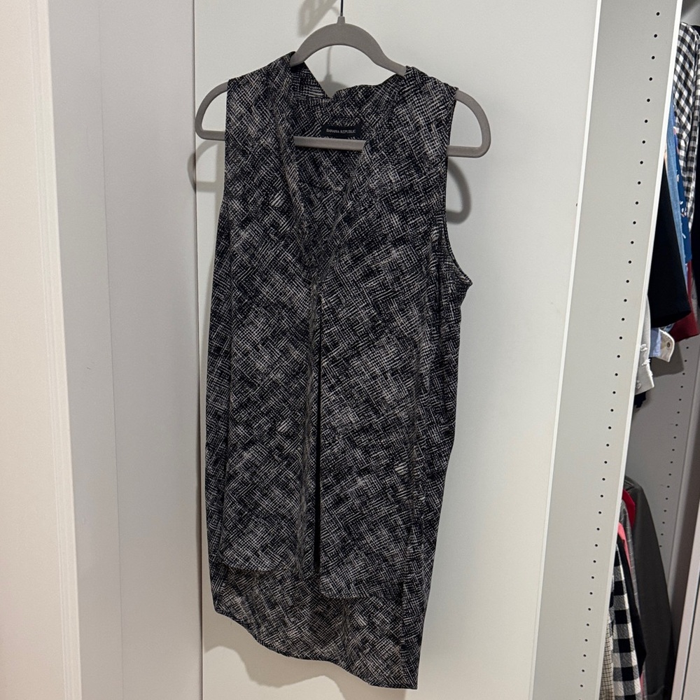 Banana Republic Black and White Patterned Blouse